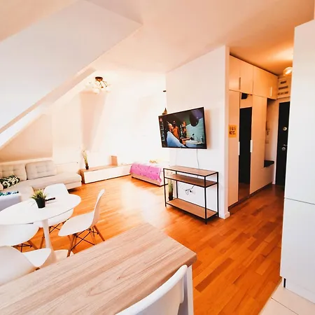E Apartment