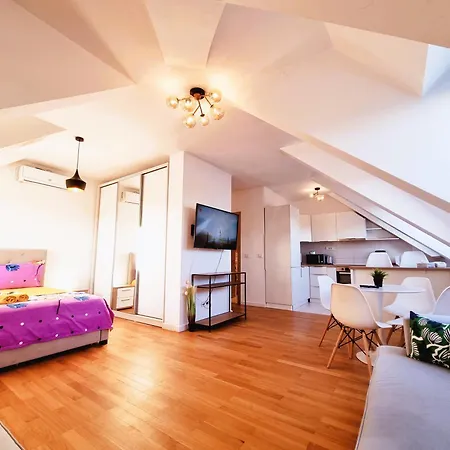 E Apartment