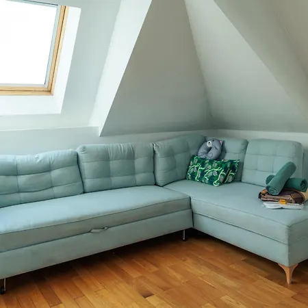 E * Бухарест