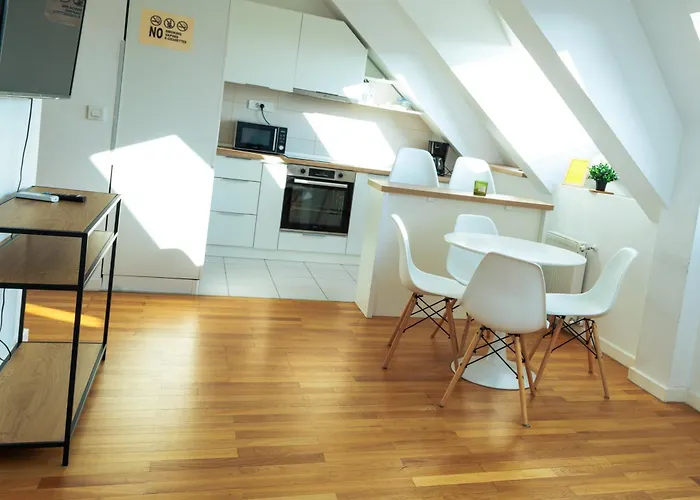 E Appartement Boekarest