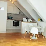 E Lägenhet Bukarest