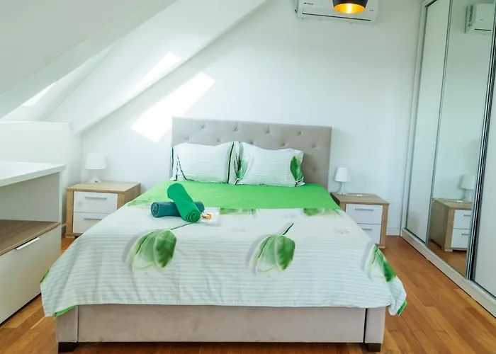 E Apartament *